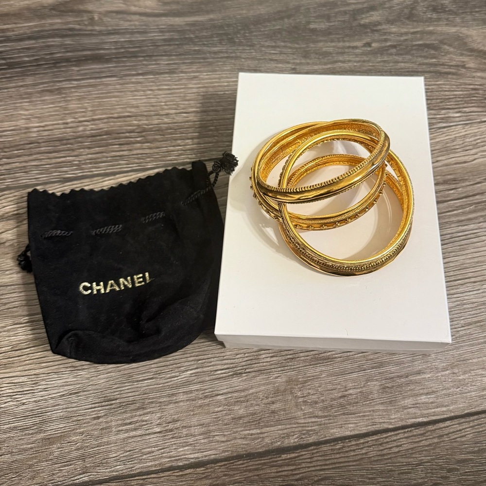 Chanel Rare Vintage Gold Bangle Bracelet‎ Set of 4
